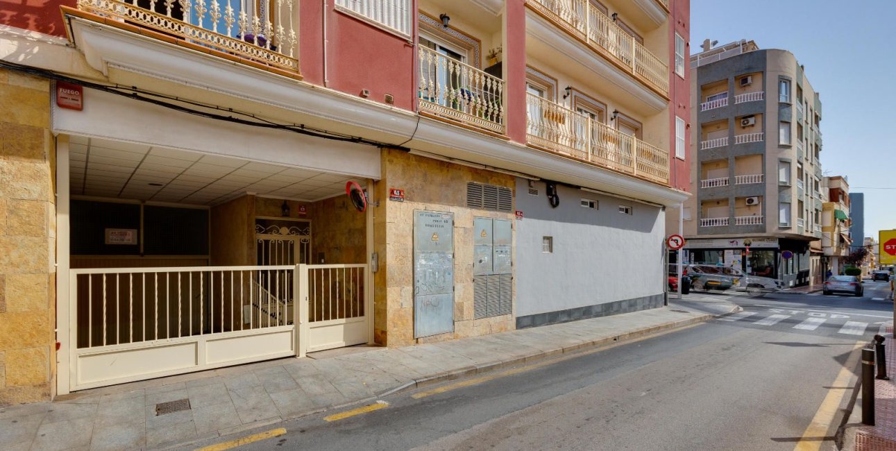 Reventa - Apartamento / piso -
Torrevieja - Paseo maritimo