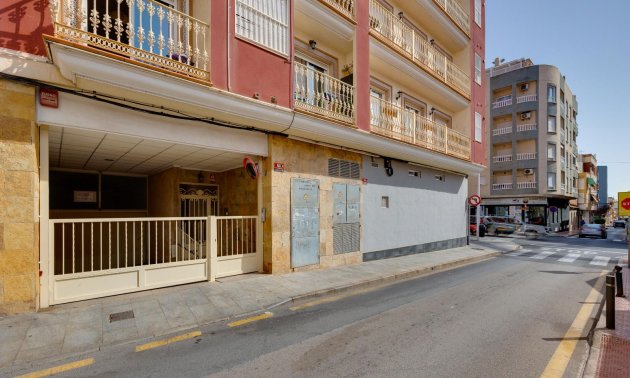 Reventa - Apartamento / piso -
Torrevieja - Paseo maritimo
