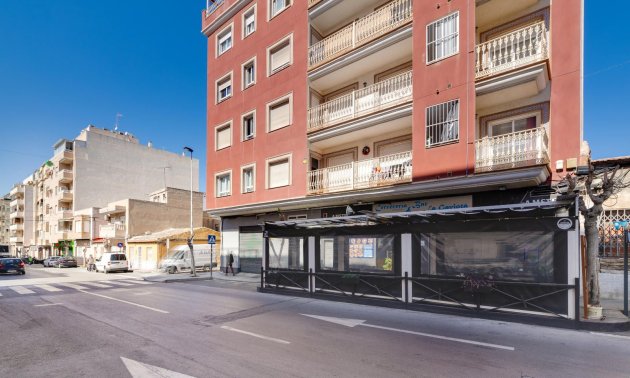 Reventa - Apartamento / piso -
Torrevieja - Paseo maritimo