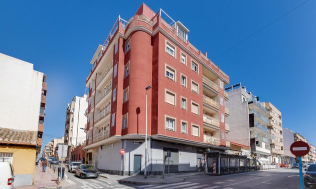 Reventa - Apartamento / piso -
Torrevieja - Paseo maritimo