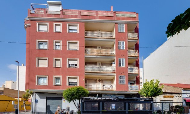 Reventa - Apartamento / piso -
Torrevieja - Paseo maritimo