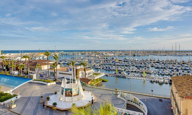 Reventa - Apartamento / piso -
Torrevieja - Paseo maritimo