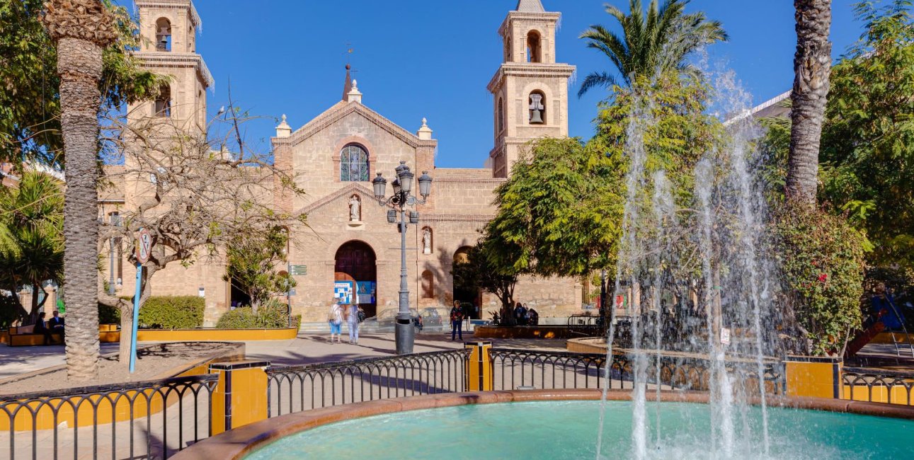 Reventa - Apartamento / piso -
Torrevieja - Paseo maritimo