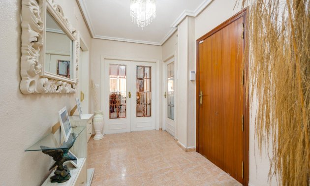 Reventa - Apartamento / piso -
Torrevieja - Paseo maritimo