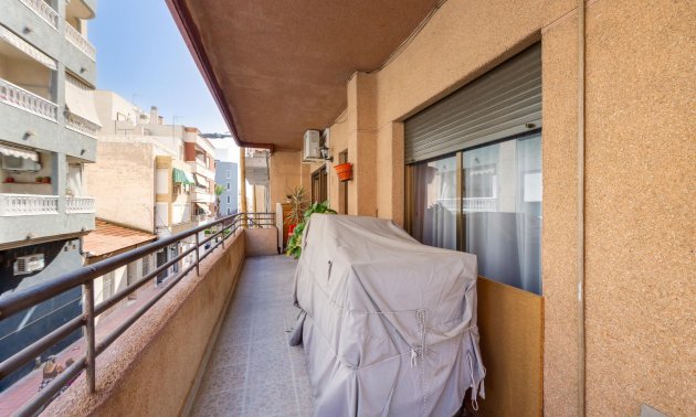 Reventa - Apartamento / piso -
Torrevieja - Paseo maritimo
