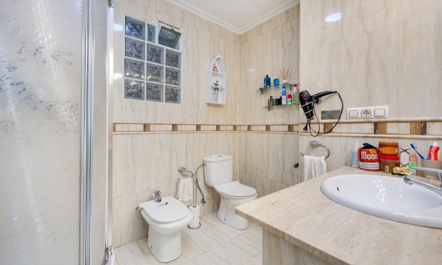 Reventa - Apartamento / piso -
Torrevieja - Paseo maritimo