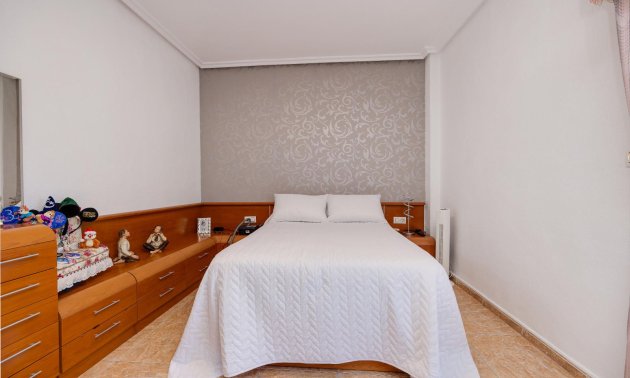 Reventa - Apartamento / piso -
Torrevieja - Paseo maritimo