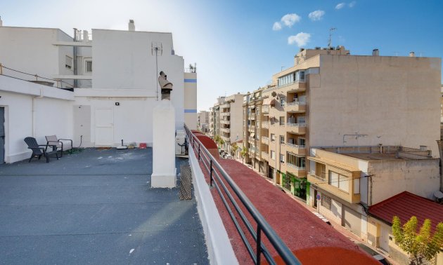 Reventa - Apartamento / piso -
Torrevieja - Paseo maritimo