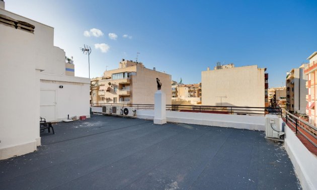Reventa - Apartamento / piso -
Torrevieja - Paseo maritimo