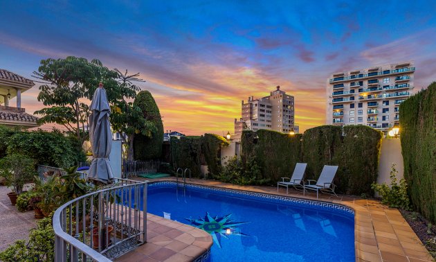 Resale - Villa -
Torrevieja - La Veleta