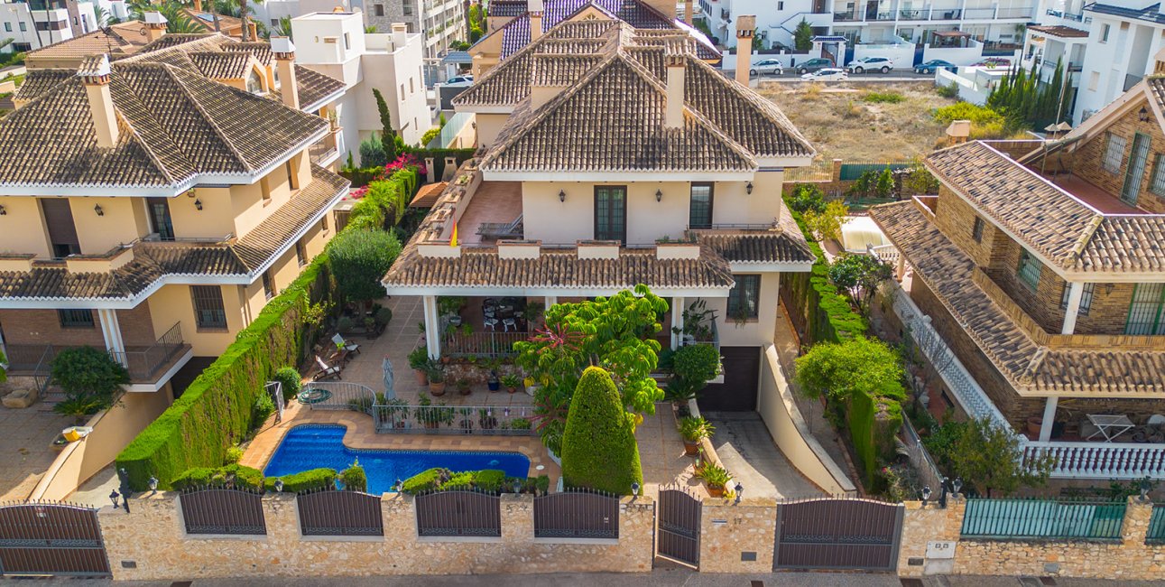 Resale - Villa -
Torrevieja - La Veleta