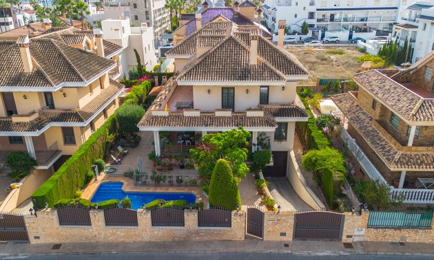 Resale - Villa -
Torrevieja - La Veleta