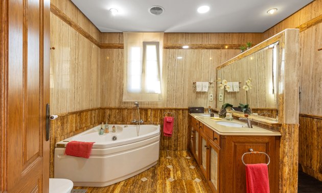 Resale - Villa -
Torrevieja - La Veleta