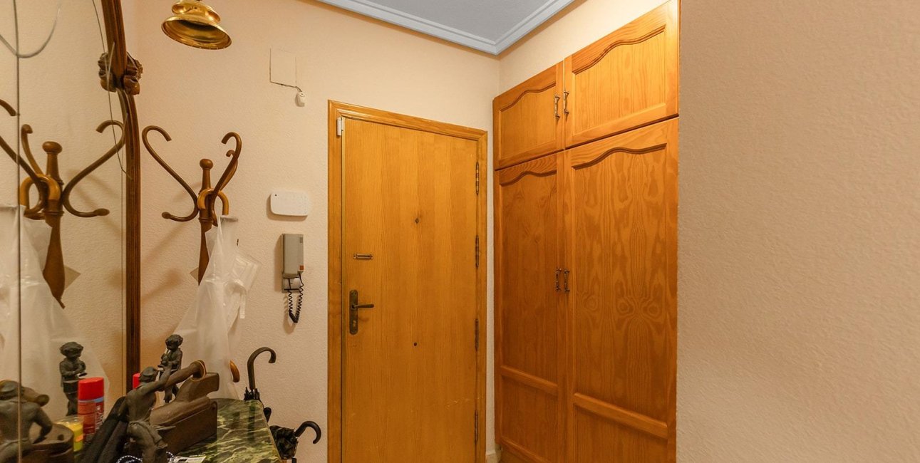 Resale - Apartment / flat -
Torrevieja - Estacion de autobuses