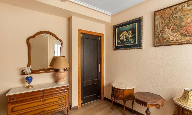 Resale - Apartment / flat -
Torrevieja - Estacion de autobuses