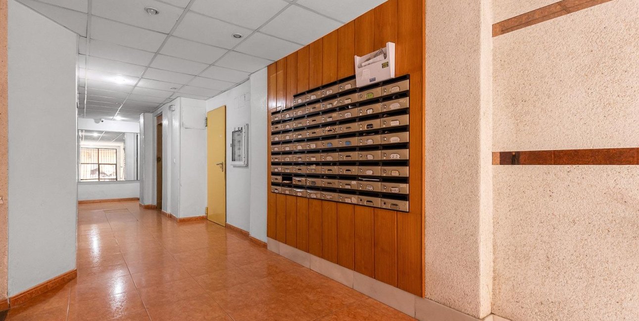 Resale - Apartment / flat -
Torrevieja - Estacion de autobuses