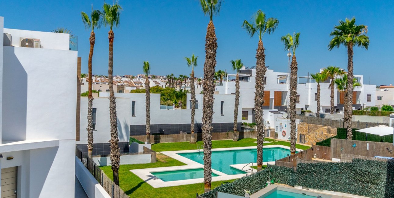 Resale - Villa -
Orihuela Costa - Villamartin