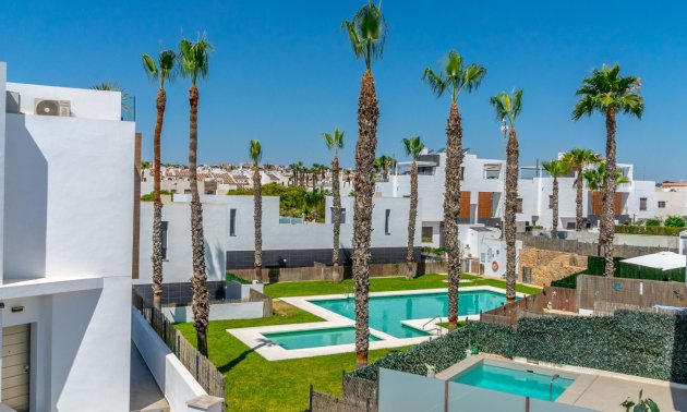 Resale - Villa -
Orihuela Costa - Villamartin