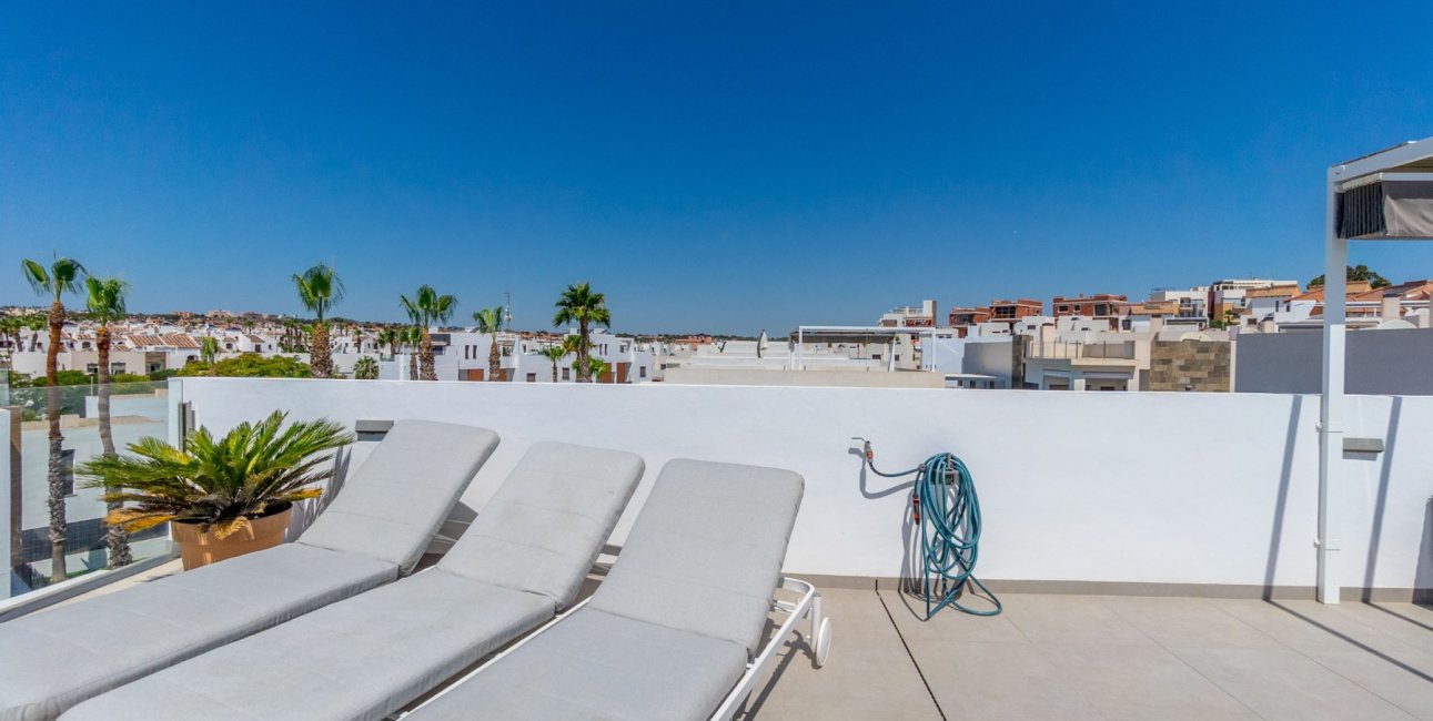 Resale - Villa -
Orihuela Costa - Villamartin