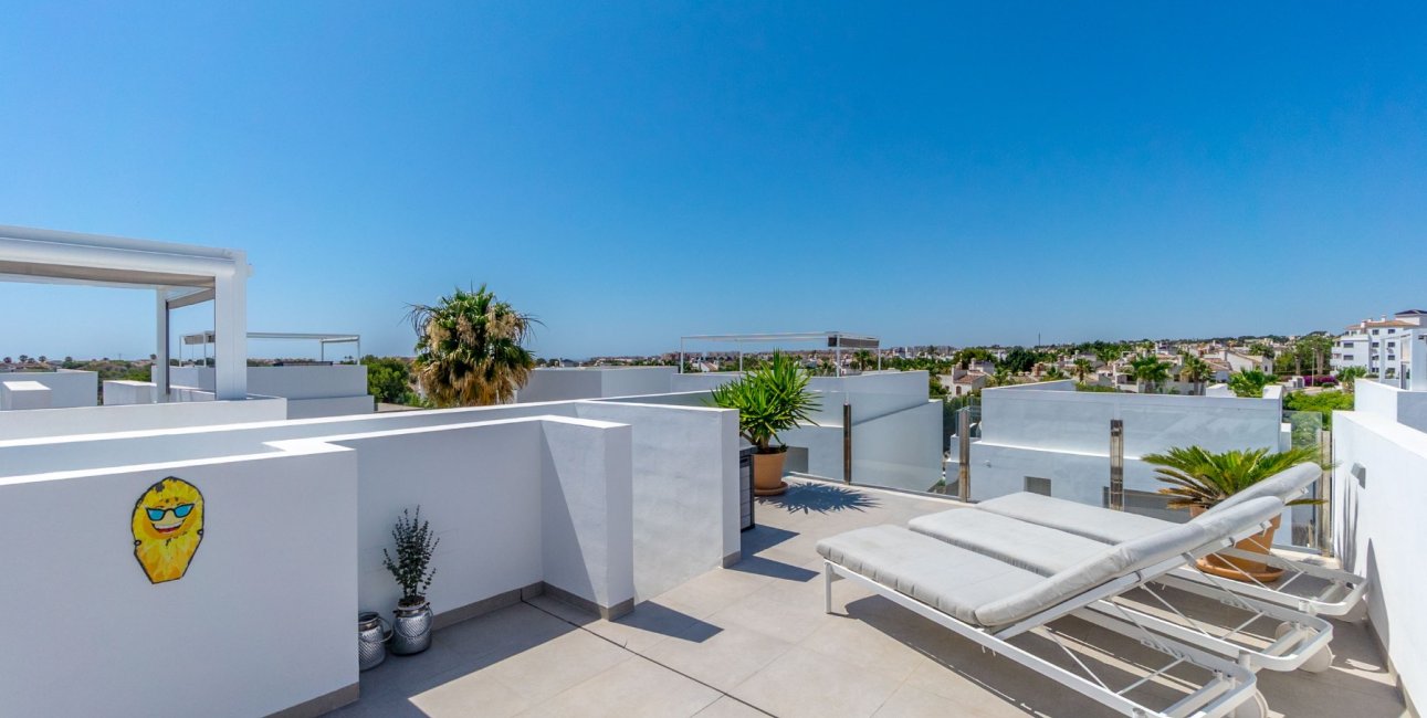 Resale - Villa -
Orihuela Costa - Villamartin