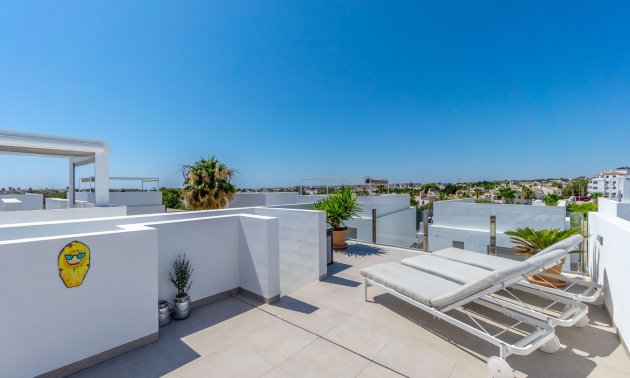 Resale - Villa -
Orihuela Costa - Villamartin