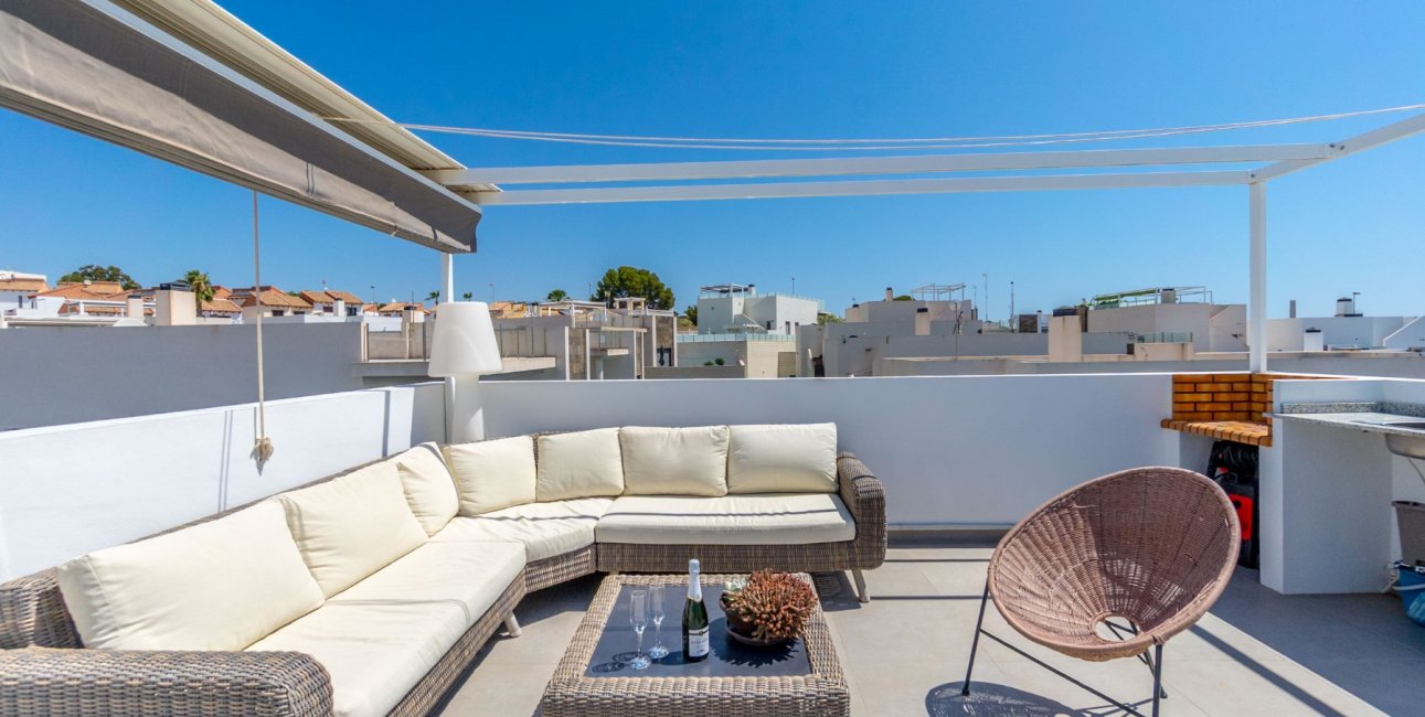 Resale - Villa -
Orihuela Costa - Villamartin