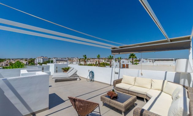 Resale - Villa -
Orihuela Costa - Villamartin
