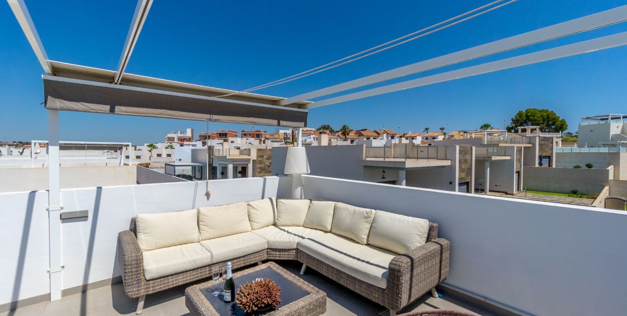 Resale - Villa -
Orihuela Costa - Villamartin