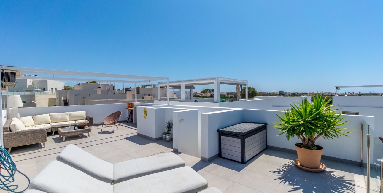 Resale - Villa -
Orihuela Costa - Villamartin