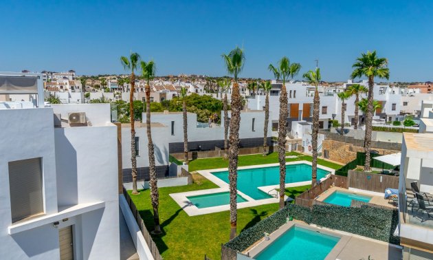 Resale - Villa -
Orihuela Costa - Villamartin