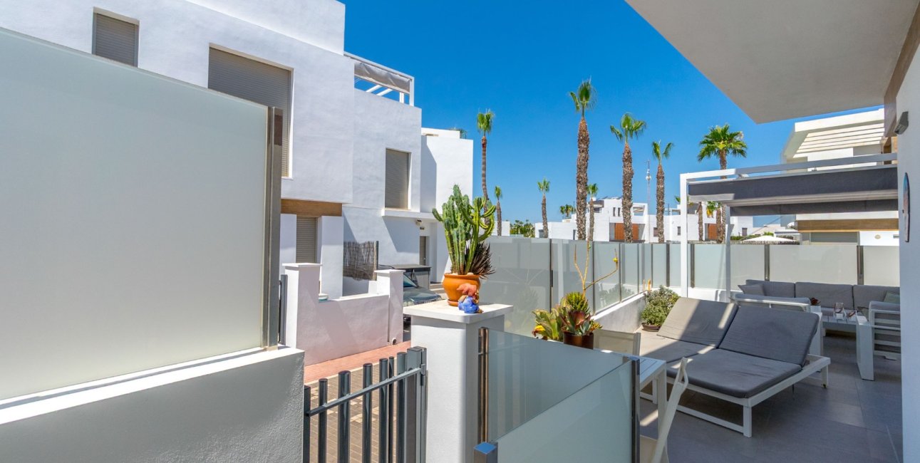 Resale - Villa -
Orihuela Costa - Villamartin