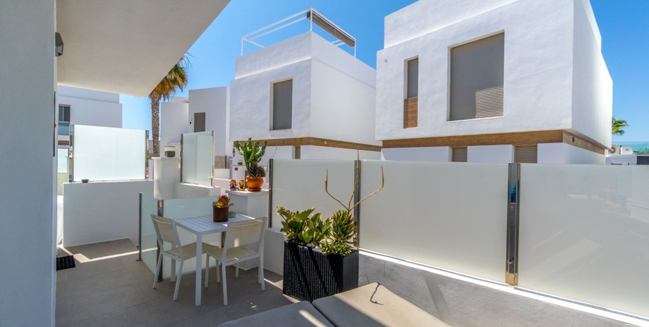 Resale - Villa -
Orihuela Costa - Villamartin