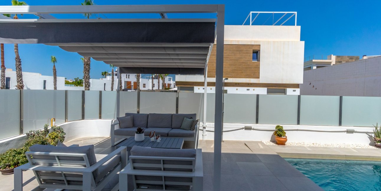 Resale - Villa -
Orihuela Costa - Villamartin