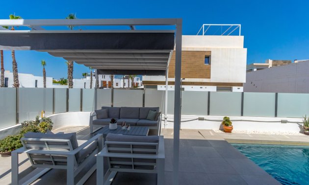 Resale - Villa -
Orihuela Costa - Villamartin