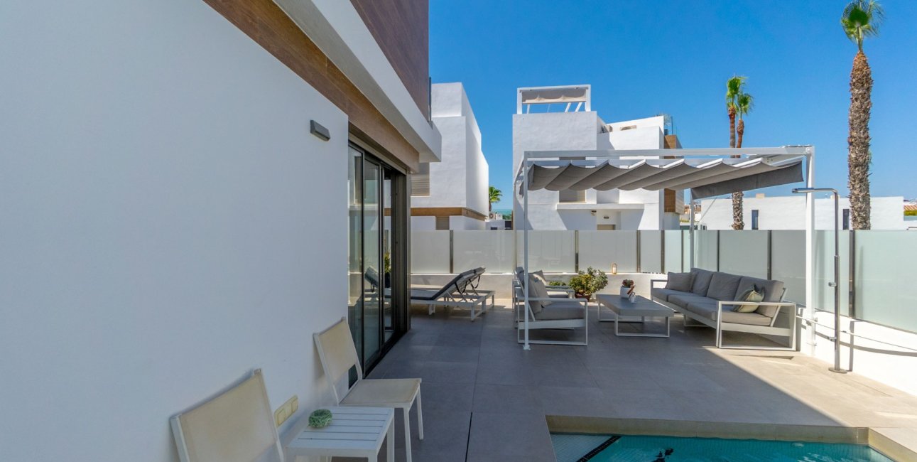 Resale - Villa -
Orihuela Costa - Villamartin