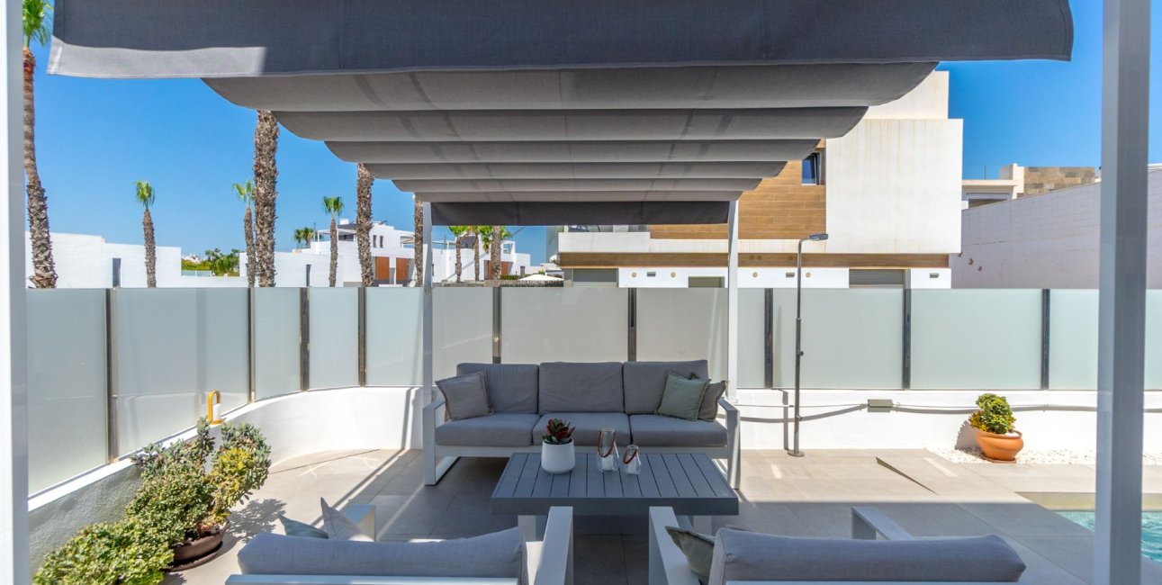 Resale - Villa -
Orihuela Costa - Villamartin