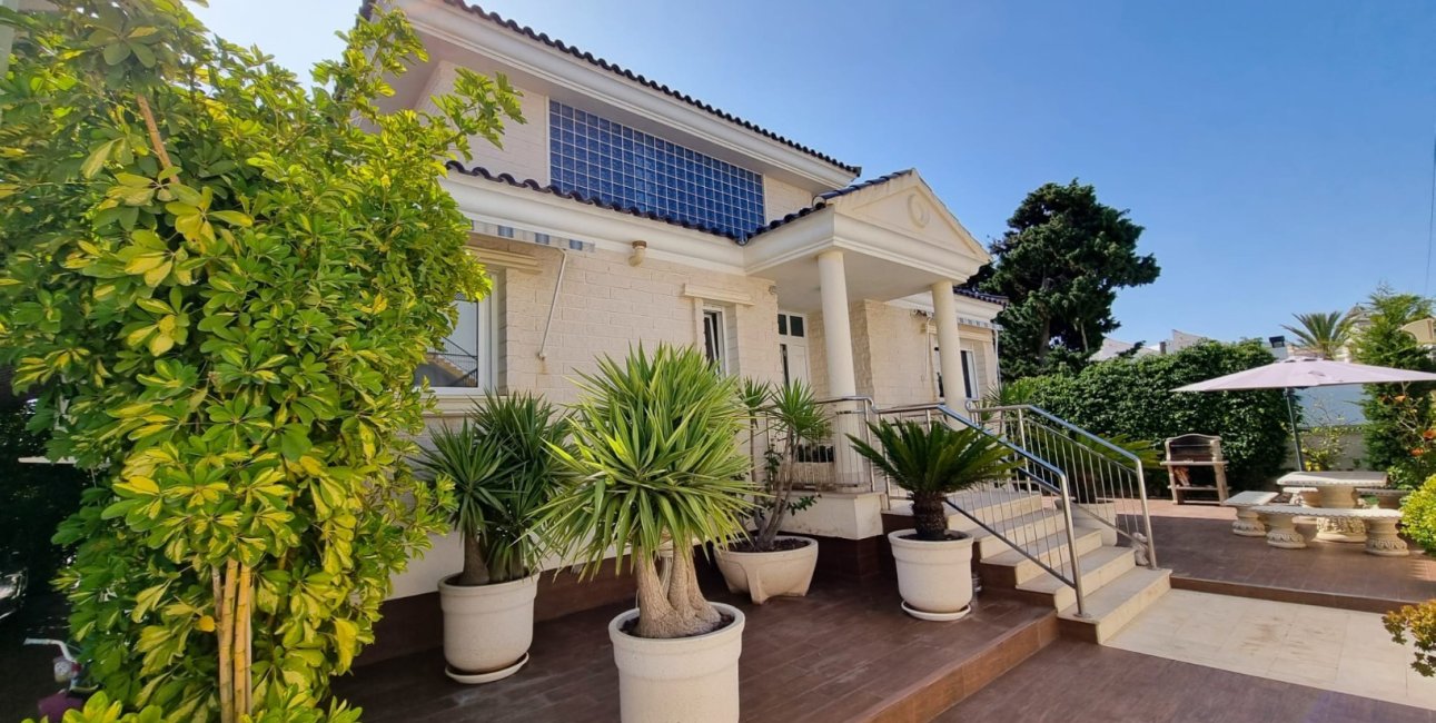 Reventa - Villa -
Torrevieja - La Mata - Town