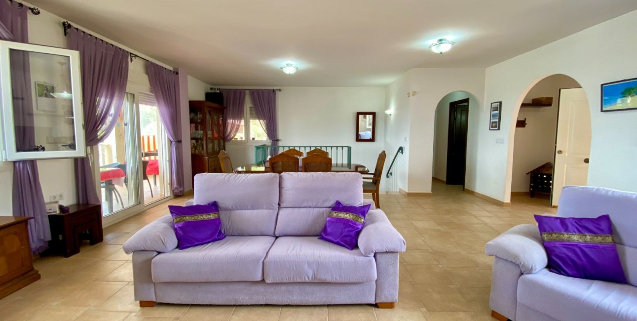 Resale - Villa -
Algorfa - Lomas de La Juliana
