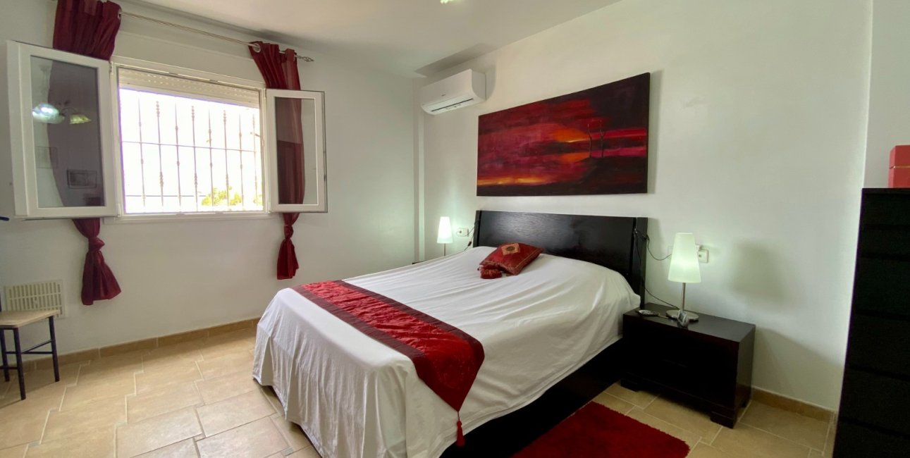 Resale - Villa -
Algorfa - Lomas de La Juliana