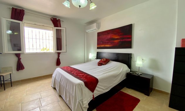 Resale - Villa -
Algorfa - Lomas de La Juliana