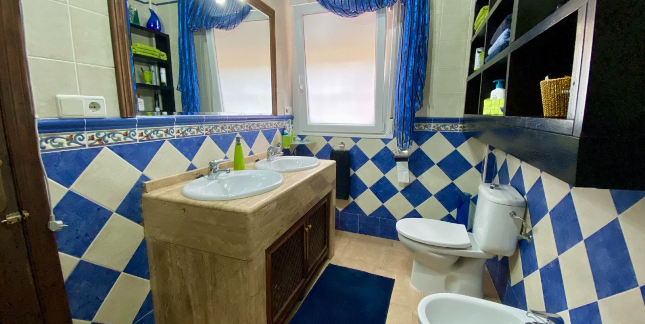 Resale - Villa -
Algorfa - Lomas de La Juliana