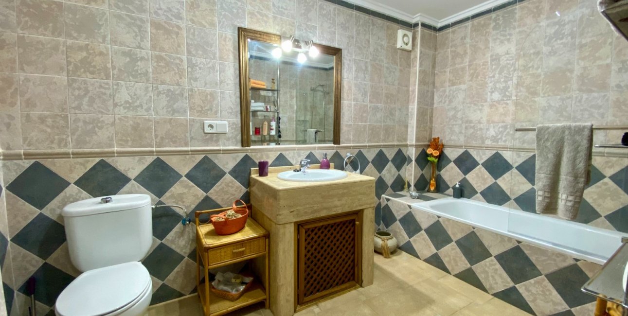 Resale - Villa -
Algorfa - Lomas de La Juliana