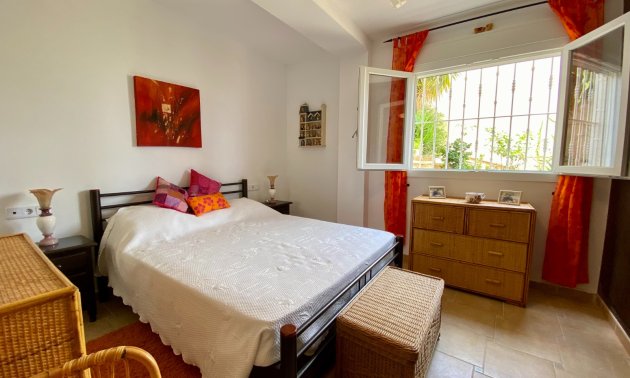 Resale - Villa -
Algorfa - Lomas de La Juliana