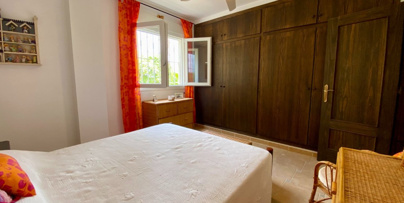 Resale - Villa -
Algorfa - Lomas de La Juliana