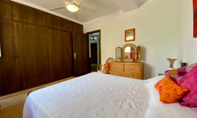 Resale - Villa -
Algorfa - Lomas de La Juliana