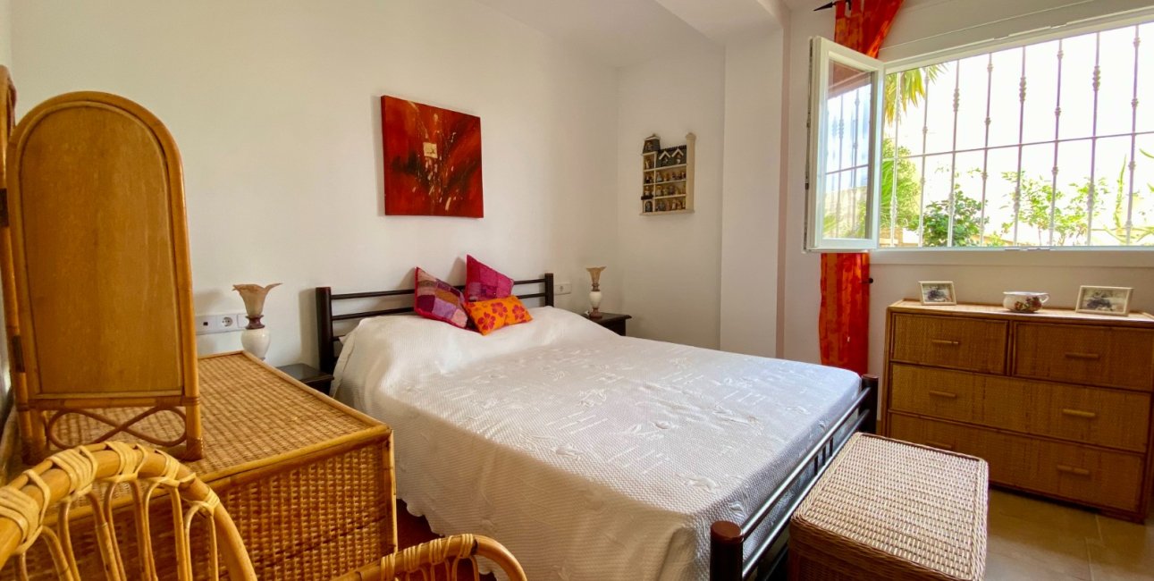 Resale - Villa -
Algorfa - Lomas de La Juliana