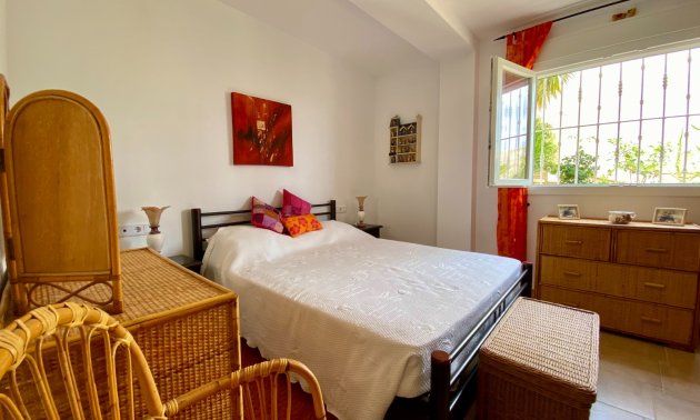 Resale - Villa -
Algorfa - Lomas de La Juliana