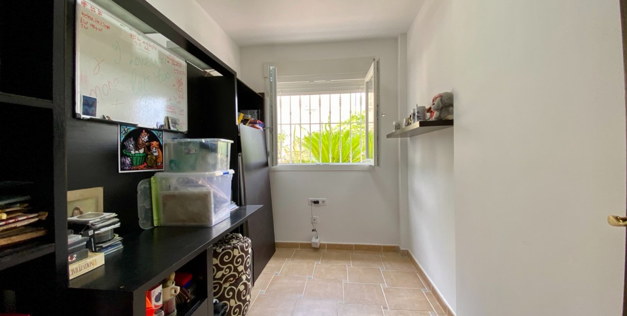 Resale - Villa -
Algorfa - Lomas de La Juliana