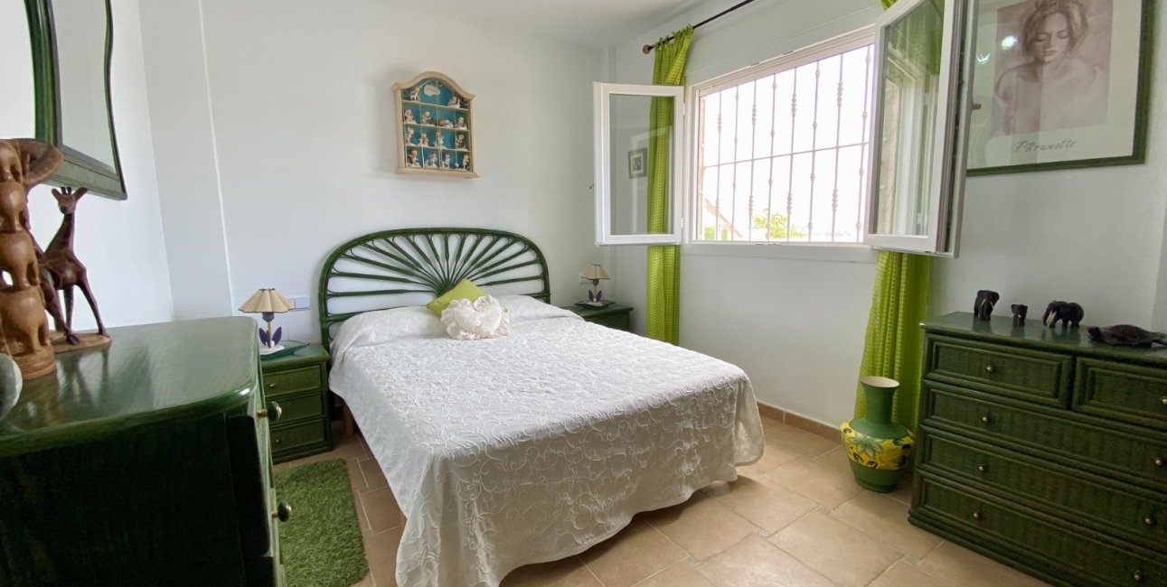 Resale - Villa -
Algorfa - Lomas de La Juliana