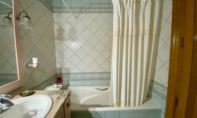 Resale - Apartment / flat -
Torrevieja - Playa Del Cura